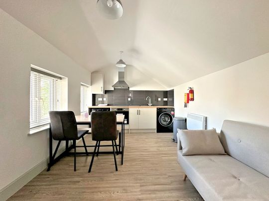 A one bedroomed apartment located in the popular Gwydir Street area just off Mill Road, close to the City Centre and Cambridge Train Station. Situated in a converted Bakery the apartments are fully furnished and have a private entrance and communal gardens. - Photo 1