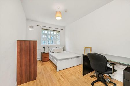 3 bedroom flat to rent - Photo 3