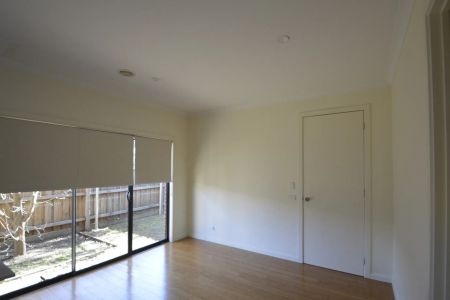 Modern 2 Bedroom Townhouse - Photo 3