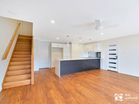 This townhouse is all about lifestyle - Photo 3