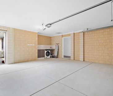 Eglinton - Photo 1