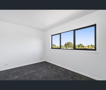 4/125 Synnot Street, Werribee, Vic 3030 - Photo 4
