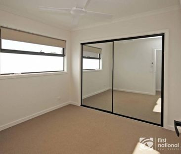 Beautifully Maintained & Ideally Located - Photo 1