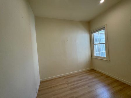 Affordable 2-Bedroom Townhouse in North Melbourne - Photo 5