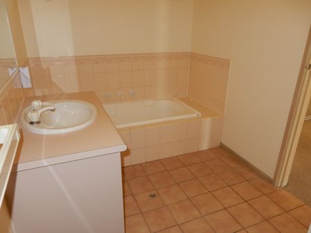 14 Raven Court, West Wodonga - Photo 4