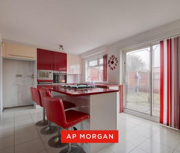 4 bedroom semi-detached house to rent - Photo 3