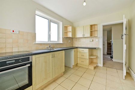 This a charming semi-detached cottage is set in a peaceful rural location on the outskirts of Benson. *VIEWINGS ARE NOW FULLY BOOKED* - Photo 5