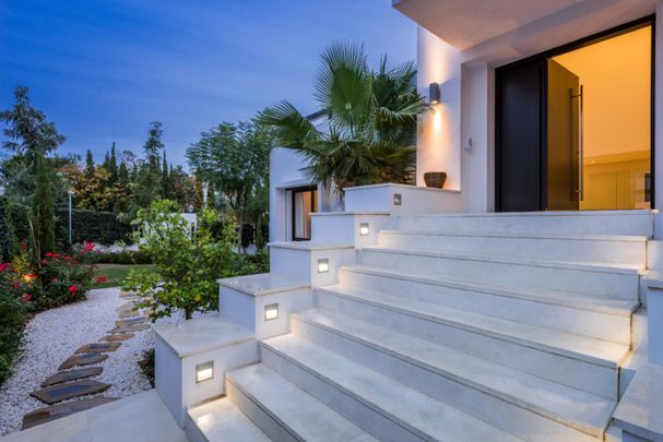 Alquiler Villa en Milla De Oro - Puente Romano, Marbella - Photo 1