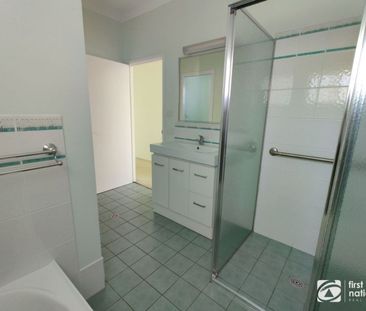 Well presented 4 bedroom family home, just 300m to the heart of town - Photo 6