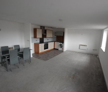2 bedroom penthouse to rent - Photo 1