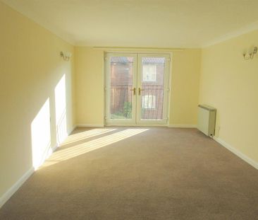 1 bedroom retirement property to rent - Photo 2