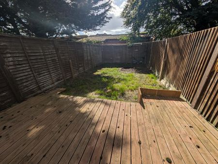 3 bedroom terraced house to rent - Photo 2