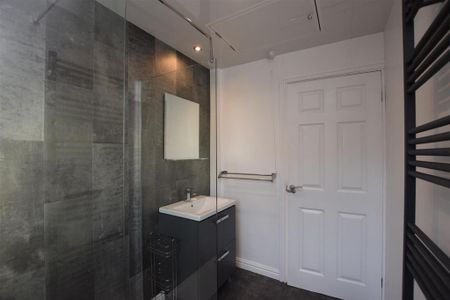 2 bedroom semi-detached house to rent - Photo 3