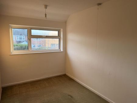 5 bedroom semi-detached house to rent - Photo 4