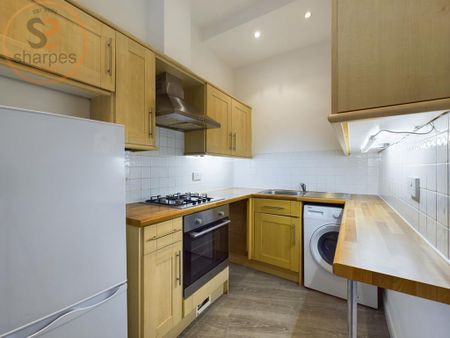 2 bedroom flat to rent - Photo 2