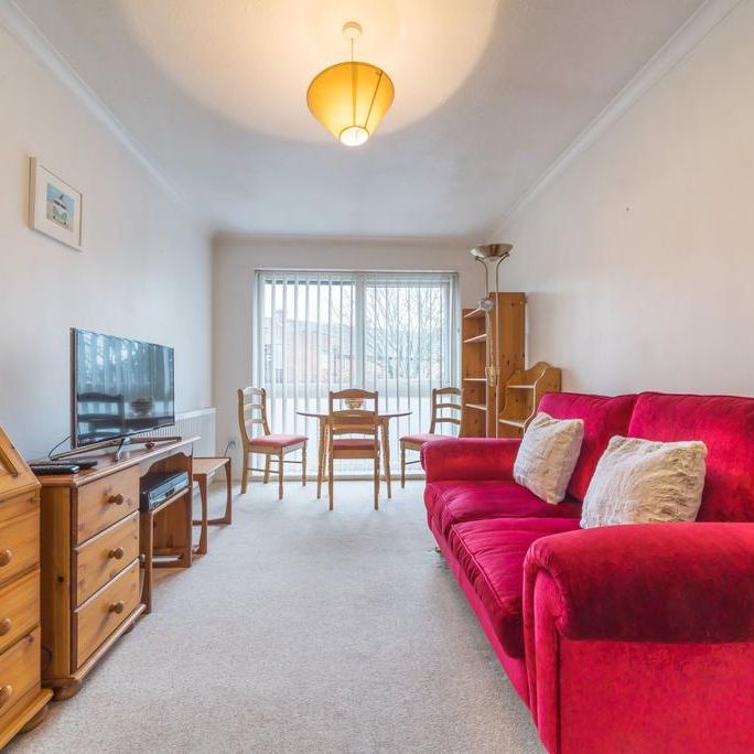 1 bedroom flat to rent - Photo 1