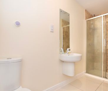 3 bed Terraced in Rainbow Road Erith, Dartford, DA8 2BT - Photo 6