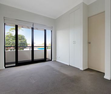 Four-Bedroom Duplex Close to Beach - Photo 3