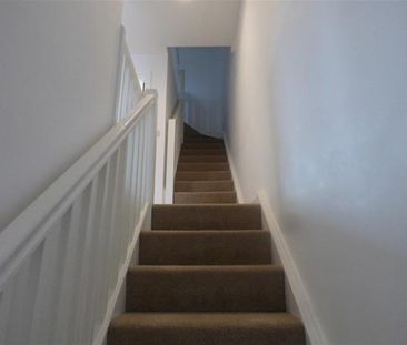 3 bedroom flat to rent - Photo 3