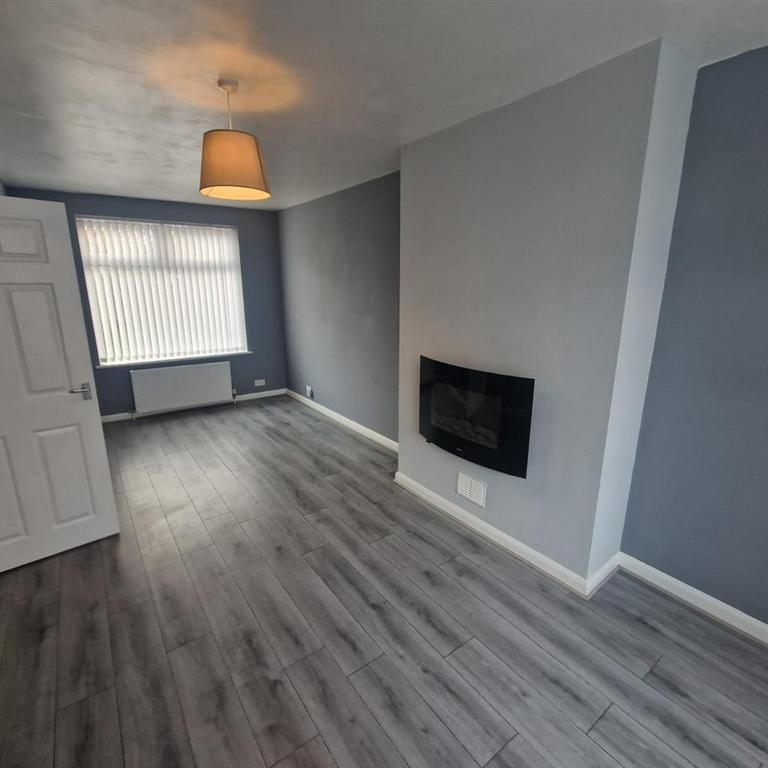 3 bedroom semi-detached house to rent - Photo 1