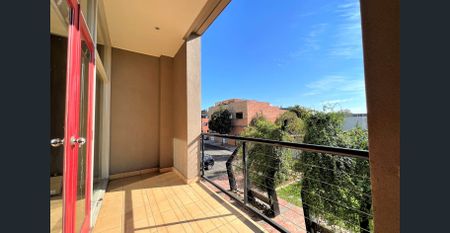 Versatile Home Office - Photo 5