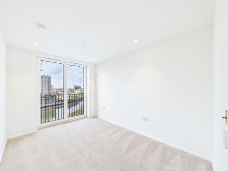 3 bedroom flat to rent - Photo 4