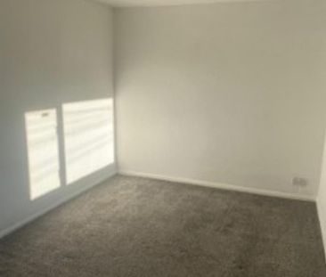 2 bedroom semi-detached house to rent - Photo 3