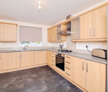 PETERBOROUGH - Photo 2