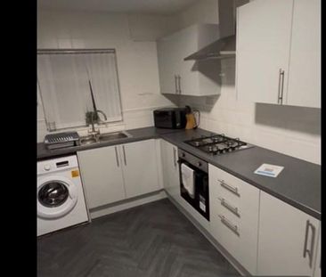 3 bedroom terraced house to rent - Photo 6