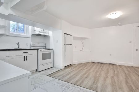 For Lease - 252 Sixth Street Unit# 6, Toronto, Ontario - Photo 3