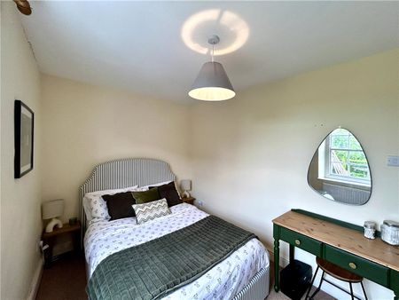 Available mid-December, Hill Top House is a welcoming three bedroomed semi-detached property situated in the sought-after village of Aldborough and located only a short distance away from an excellent selection of amenities in the nearby market town of Boroughbridge. - Photo 3