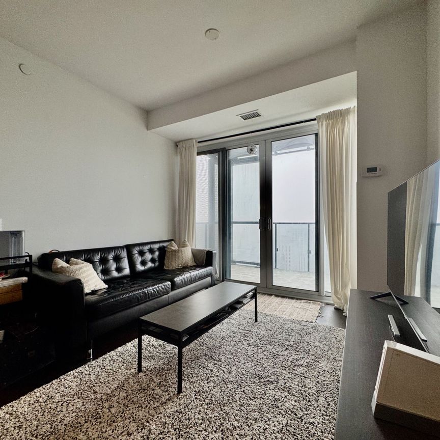 For Lease - 7 Grenville Street Unit# 3011, Toronto, Ontario - Photo 1