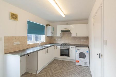 2 bedroom end of terrace house to rent - Photo 3