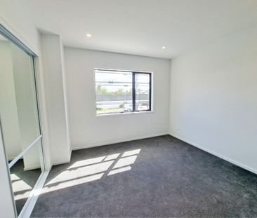 2/47 Awaroa Road, Sunnyvale - Photo 3