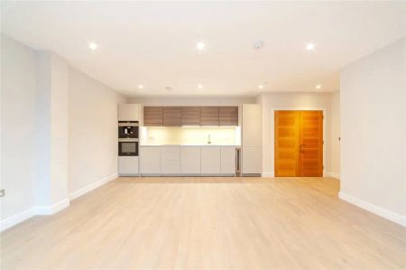 3 bedroom flat in 264-270 Finchley Road - Photo 3