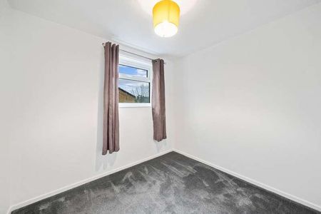 Heather Close, Birchwood, WA3 - Photo 2