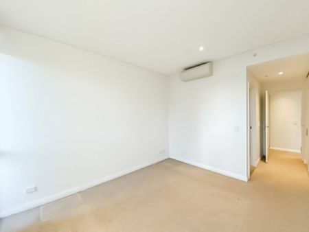 Modern & Oversized 2 Bedroom Apartment! - Photo 4