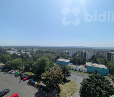 Prostorný byt 4+1 s lodžií a nádherným výhledem, 5. patro, Janov u ... - Фото 4