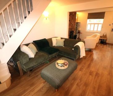 2 bedroom terraced house to rent - Photo 3