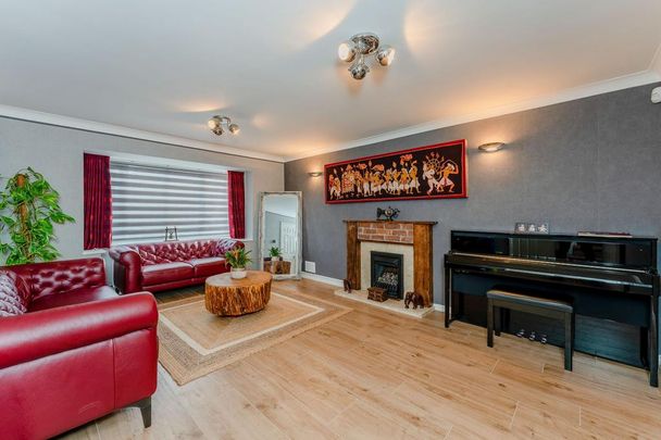 4 bedroom detached house to rent - Photo 1