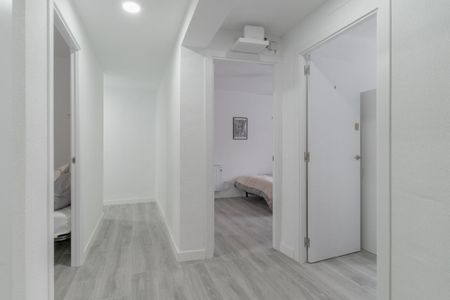 Spacious room in Villaverde - Photo 2