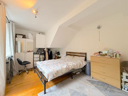 1 Bed Flat, Arthur Road, SW19 - Photo 2