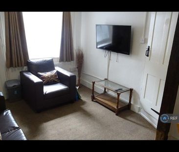 3 bedroom end of terrace house to rent - Photo 1