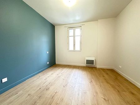 Location Appartement 4 pièces 110m² - Photo 2