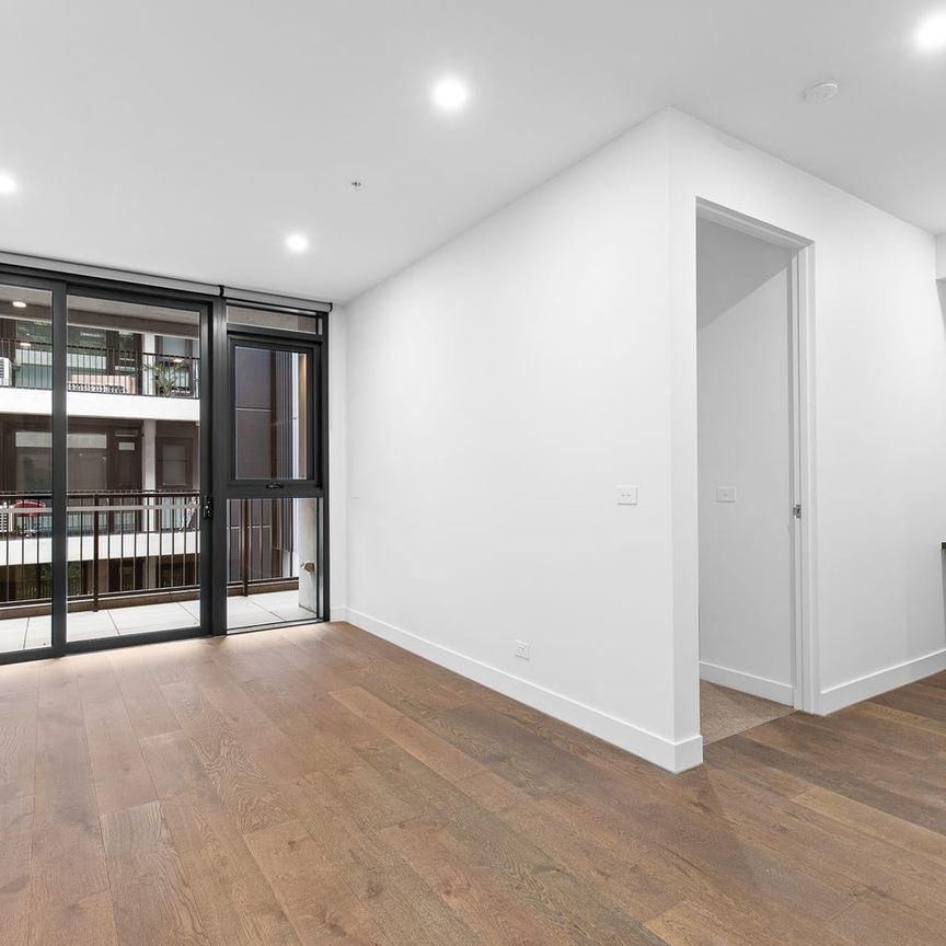 Stylish 1-Bedroom Apartment in Village Avenue, Brunswick East - Photo 1