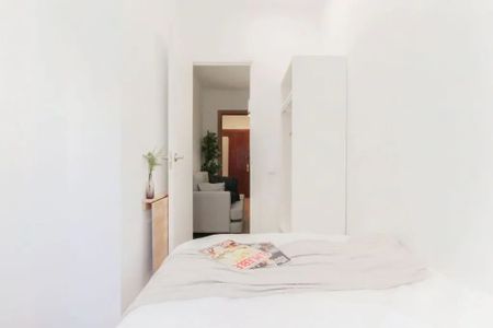 Plaça de Lesseps, Barcelona, Catalonia 08023 - Photo 4