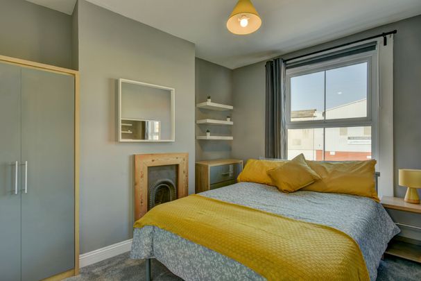 1 bed house share to rent in 51 Albemarle Road, Taunton, TA1 - Photo 1