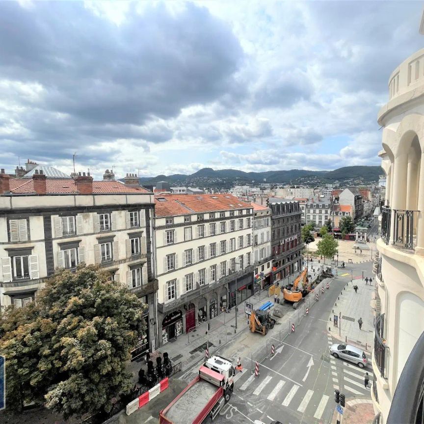 Appartement à louer 5 pièces 152.12m² - Photo 1