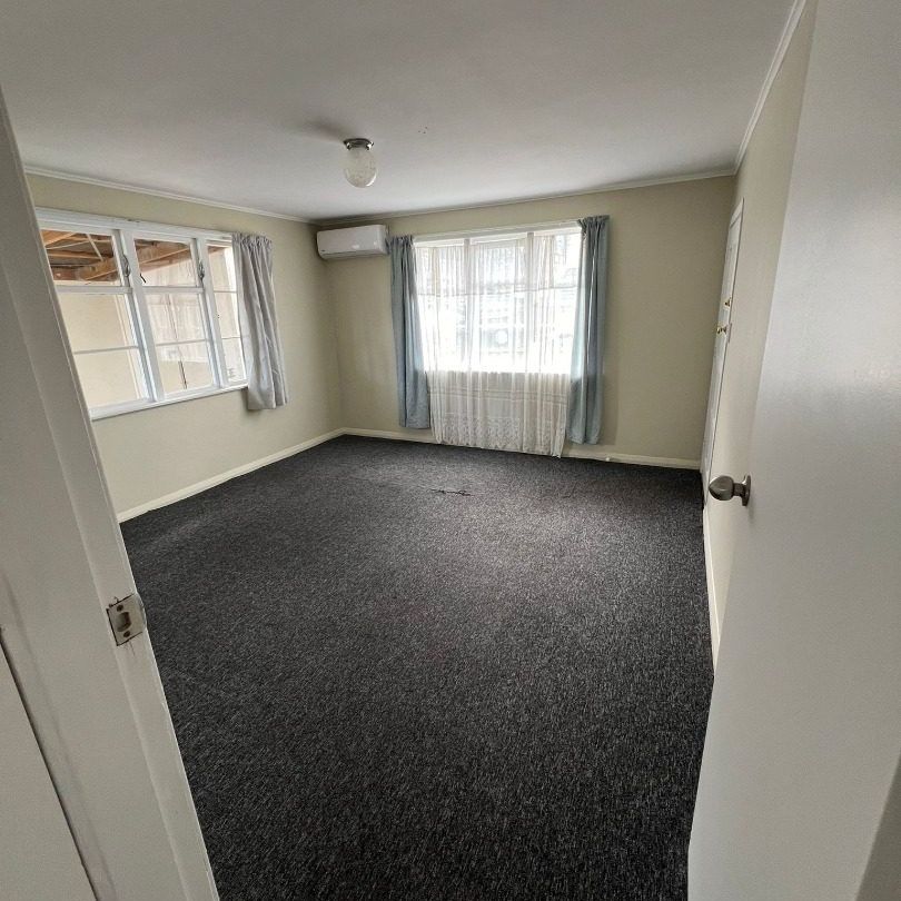 For Rent: Spacious 2-Bedroom House Papatoetoe - Photo 1