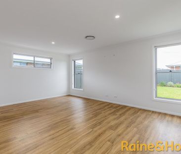 Modern & Convenient Living - Photo 3